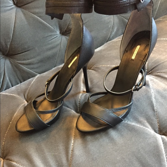 *Clear Out Sale* Studio Max Black High Heels - Picture 4 of 8